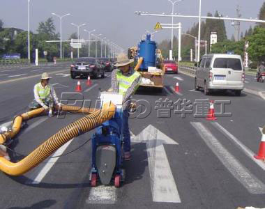 公路道路標線清理拋丸機，馬路標線打毛除銹清理方案—青島普華重工